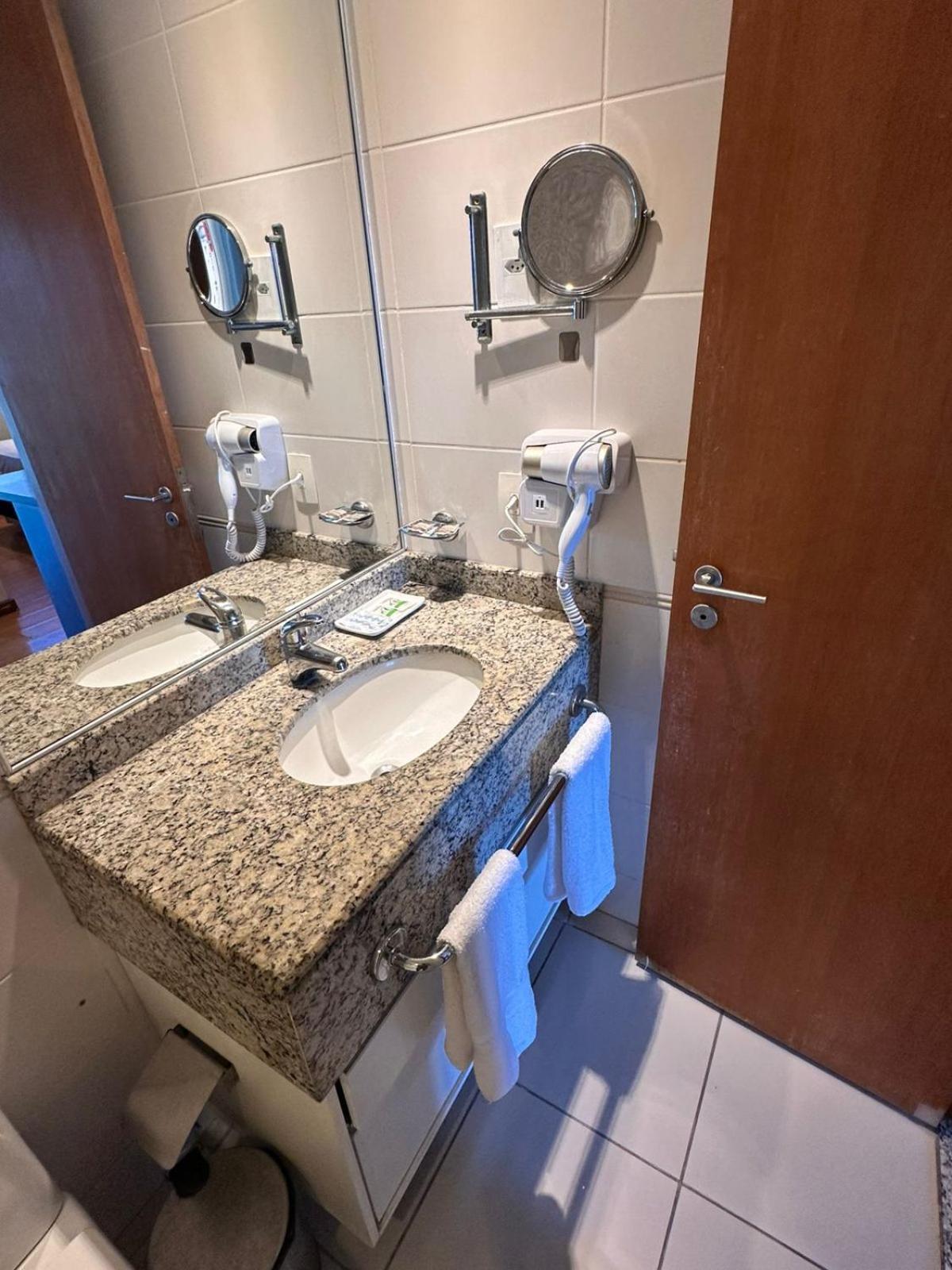 Barra Da Tijuca - 508 - De Frente Para Maravilhosa Piscina - Estacionamento Gratuito - Academia Comphania Atletica - Balsa Para Praia Gratis - Microondas - Geladeira Grande - Recepcao 24Horas - Wi-Fi - Com Pia ريو دي جانيرو المظهر الخارجي الصورة